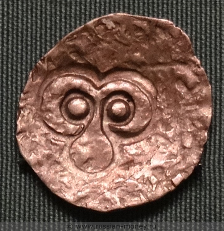 Монета Надчекан (тамга большая с точками внутри завитков). Разновидности, подробное описание