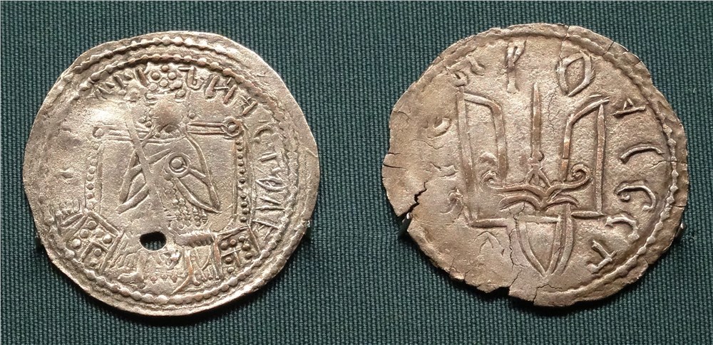 Монета Сребреник Владимира (князь на троне с высокой спинкой, трезубец)
