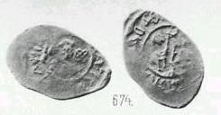 Монета Денга (человек с мечом и в шапке, на обороте человек с секирой и голова, кольцевые надписи). Разновидности, подробное описание