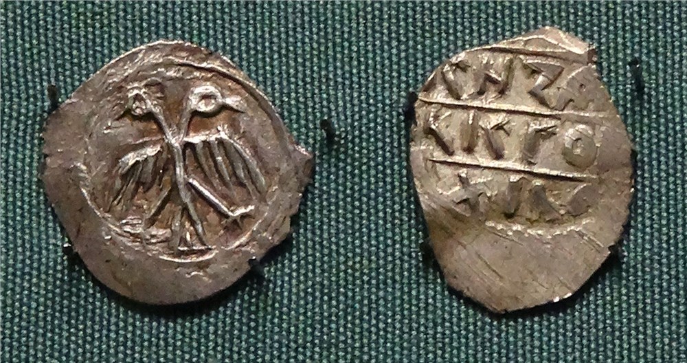 Монета Денга (двуглавый орёл, на обороте надпись). Разновидности, подробное описание