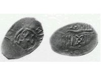 Монета Денга (человек с саблей и секирой, кольцевая надпись, на обороте подражание арабской надписи)