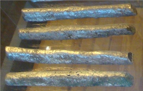 Слитки из Рязанского исторического музея, некоторые имеют следы обрубки