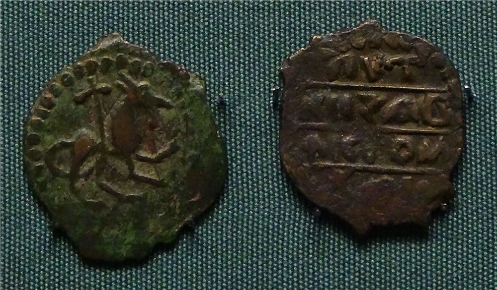 Монета Пуло (зверь вправо, на обороте надпись). Разновидности, подробное описание