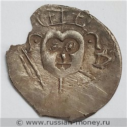 Монета Денга (князь Довмонт и буква Ъ, на обороте барс вправо и буква Л). Аверс