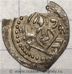 Монета Денга (голова с бородой и кольцевая надпись, буквы МД, на обороте человек с саблей и секирой) . Реверс